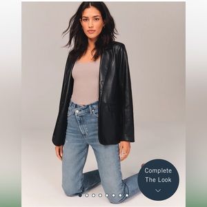 A&F Ultra High Rise 90s Straight Jean